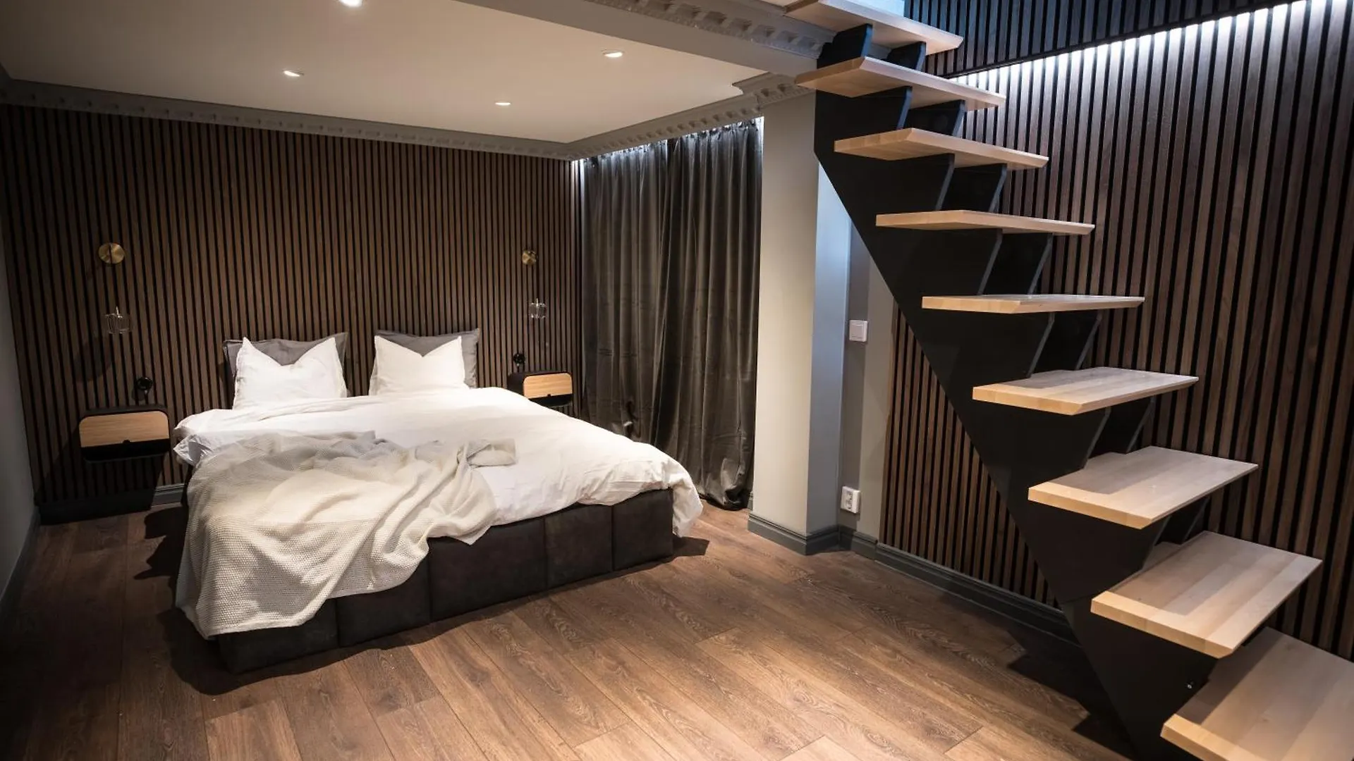 Unique Apartment With Private Terrace & Entrance Estocolmo
