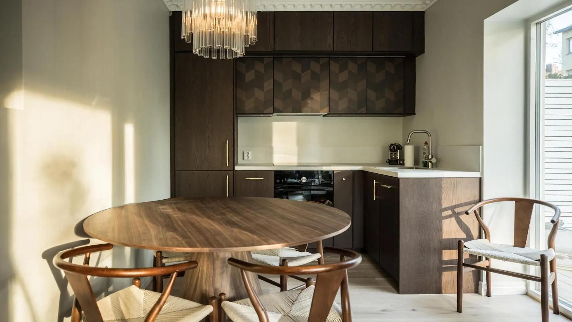 Unique Apartment With Private Terrace & Entrance ستوكهولم السويد