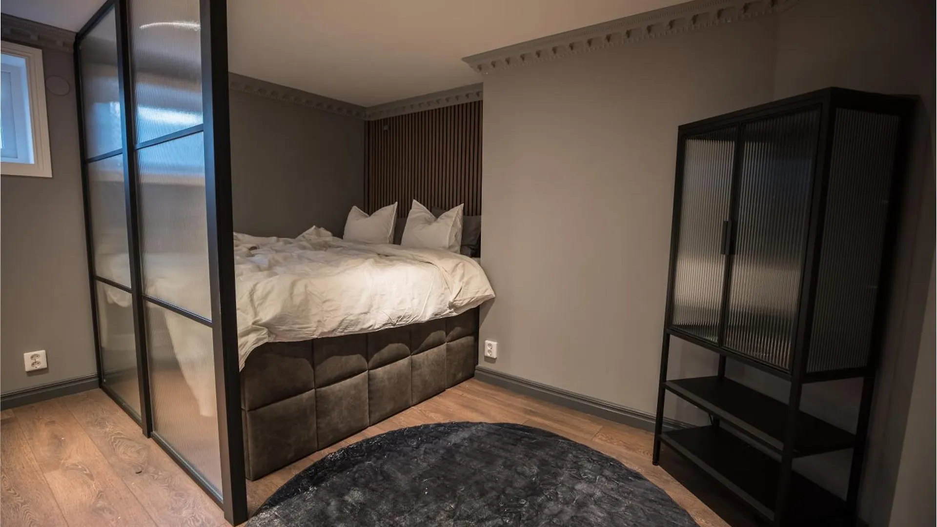 Unique Apartment With Private Terrace & Entrance ستوكهولم